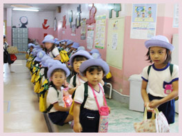 華綾幼稚園の一日｜南足柄の華綾幼稚園（かりょうようちえん）。入園 ...