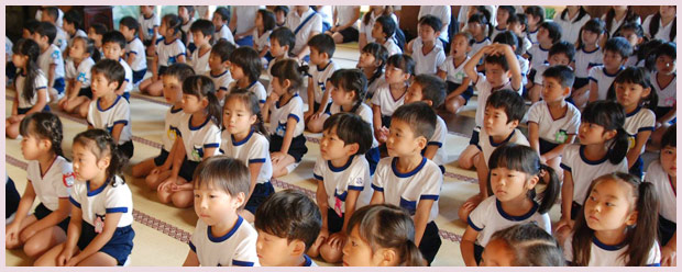 入園案内・見学｜南足柄の華綾幼稚園（かりょうようちえん）。入園案内 ...