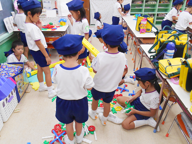 南足柄の華綾幼稚園（かりょうようちえん）。入園案内・見学・未就園児 ...